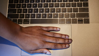 Illustration for article titled Nuevo MacBook Pro, análisis: este laptop es solo para los Pros de verdad